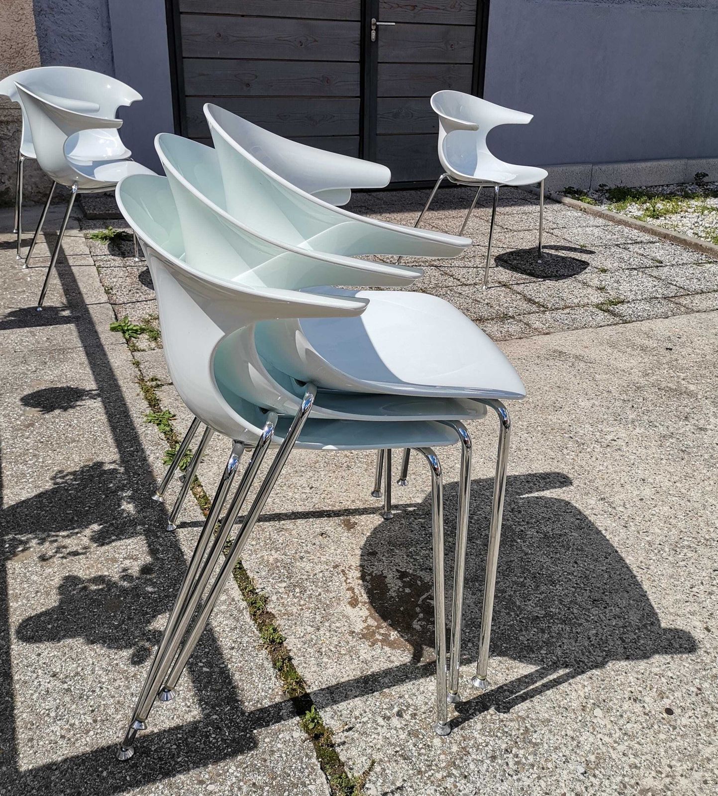 photo furniture Set Of 6 Loop Dining Chairs By Infiniti / Modern Italian Design / Moulded Plastic & Chrome Armchairs