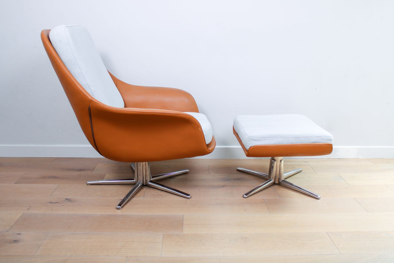 A Mid Century Lounge Chair In The Style Of The Flexform Svena By Carlo Colombo photo furniture
