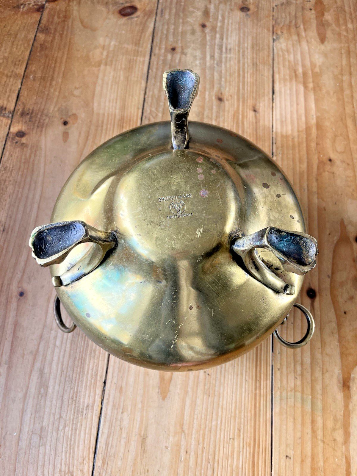 photo furniture Antique Art Nouveau Brass William Soutter & Sons Plant Pot Lion Handles & Feet