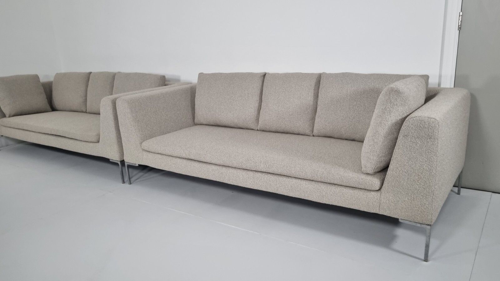 9240.0 Bb Italia Pair Of Charles Sofas In Grey Boucle With Hues Of Honey In Excellent photo