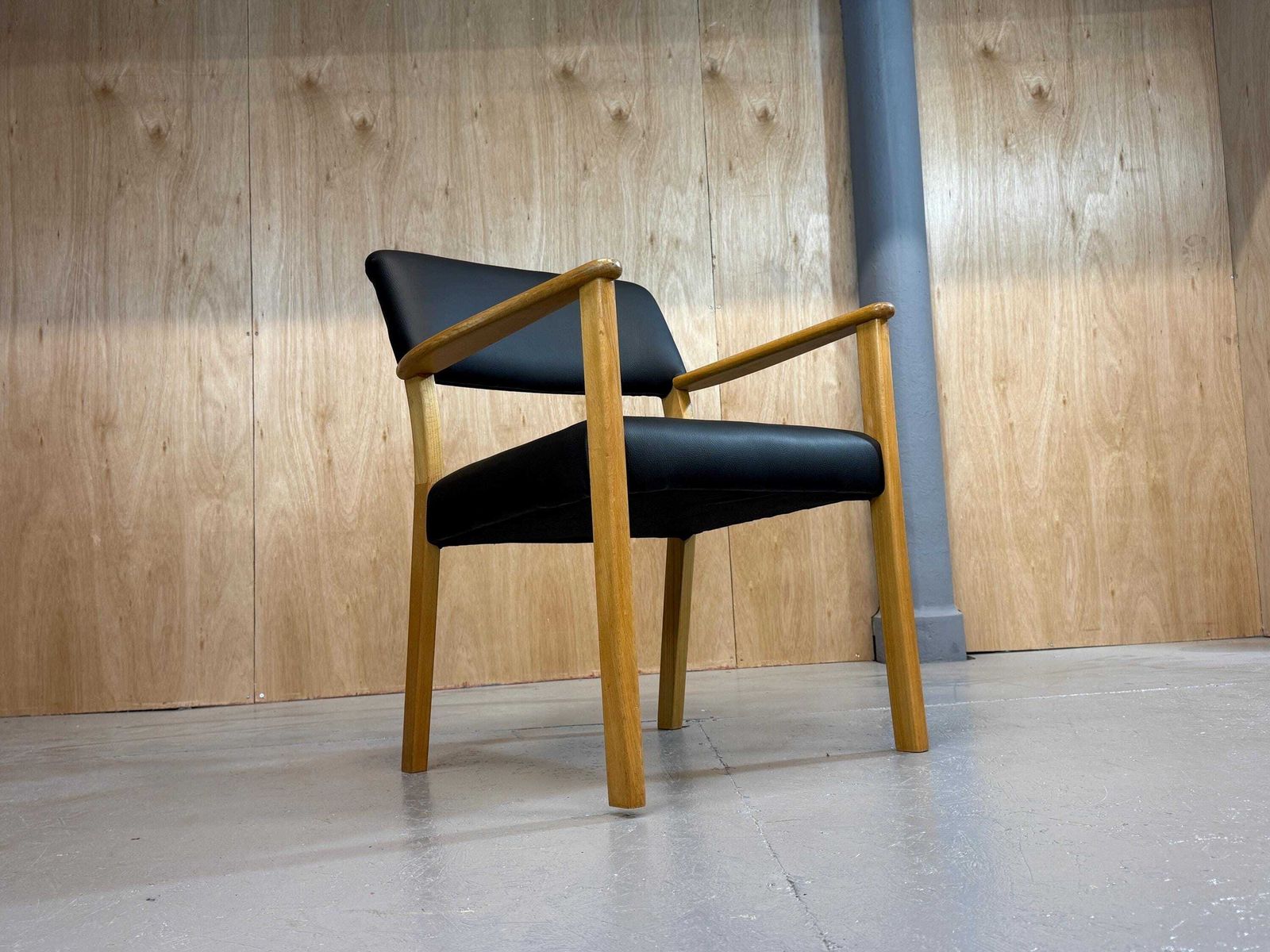 Parker Knoll Pk Mid Century Office Armchair In Black Vinyl Leather.. Fully Refurbished & Restored.. 10 Available.