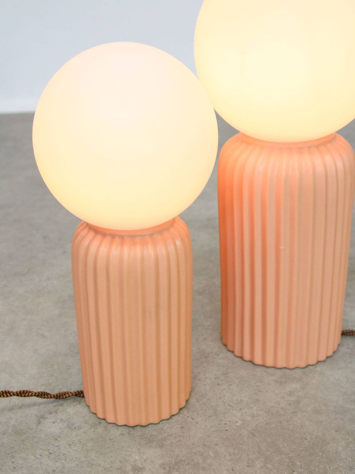624.0 Vintage Italian Ceramic Table Lamps In Salmon Ceramic And Opaline, Set Of 2 photo