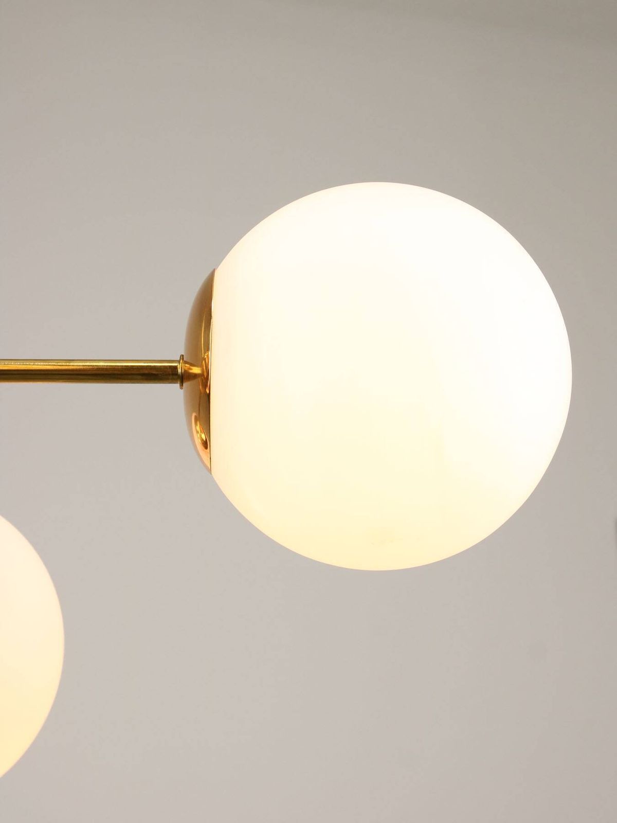 photo vinterior Italian Mid Century Golden Sputnik Chandelier With Opaline Shades, 1960s