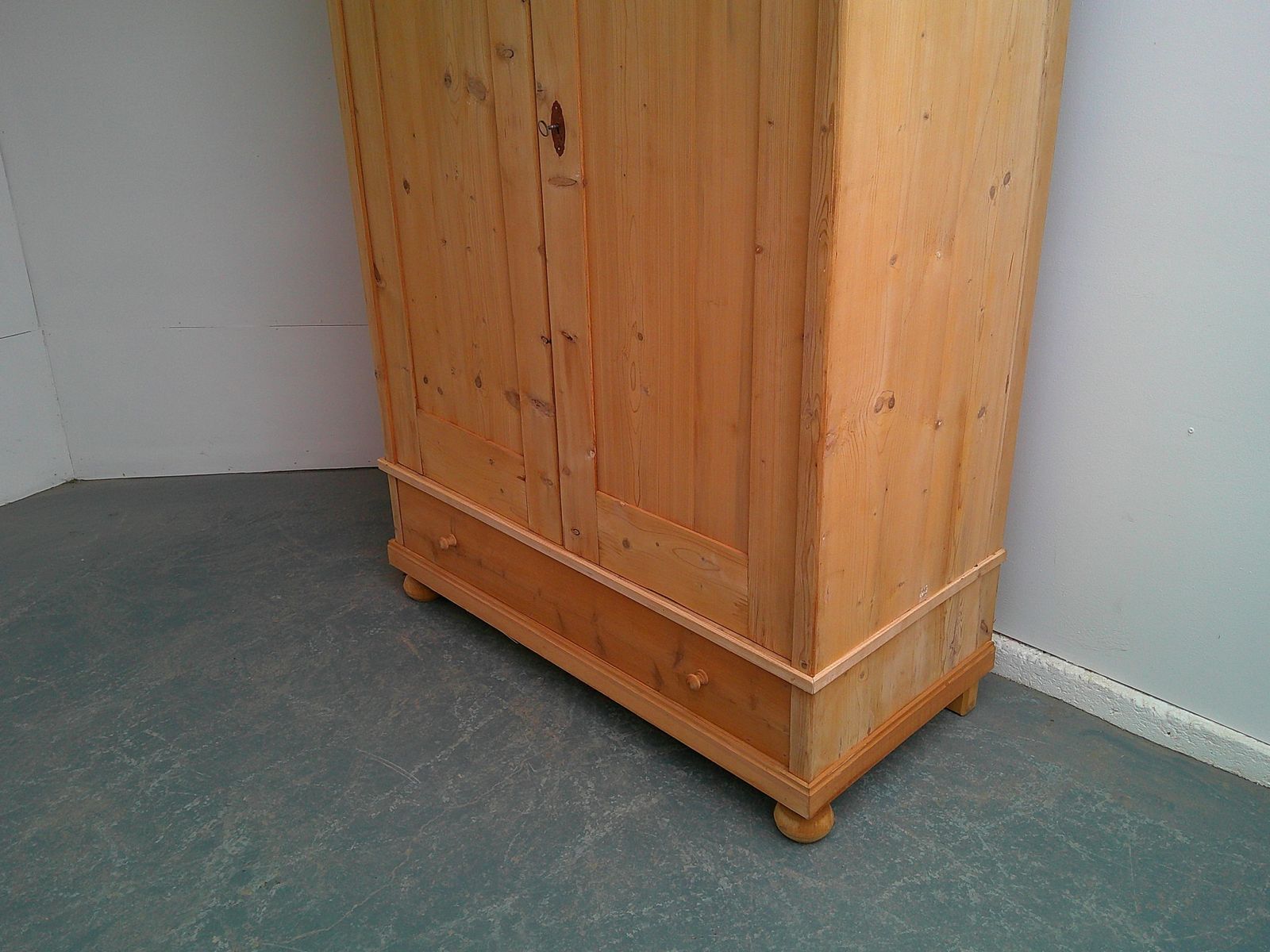 A Lovely Antique Pine 1 Panel Knockdown Wardrobe To Wax/Paint photo buy