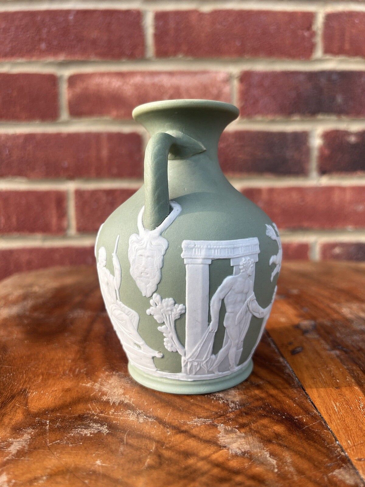Wedgwood Green Jasperware Portland Vase Minature 13cm photo Home Decor