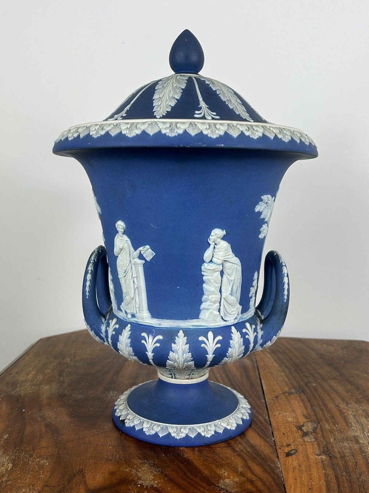 1199.0 Wedgwood Jasperware Twin Handled Urns And Covers 19th Century photo