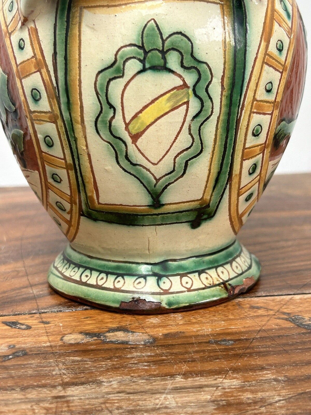 photo furniture Antique Signed Italian Faience Lion Majolica Handled Terracotta Pottery Assisi