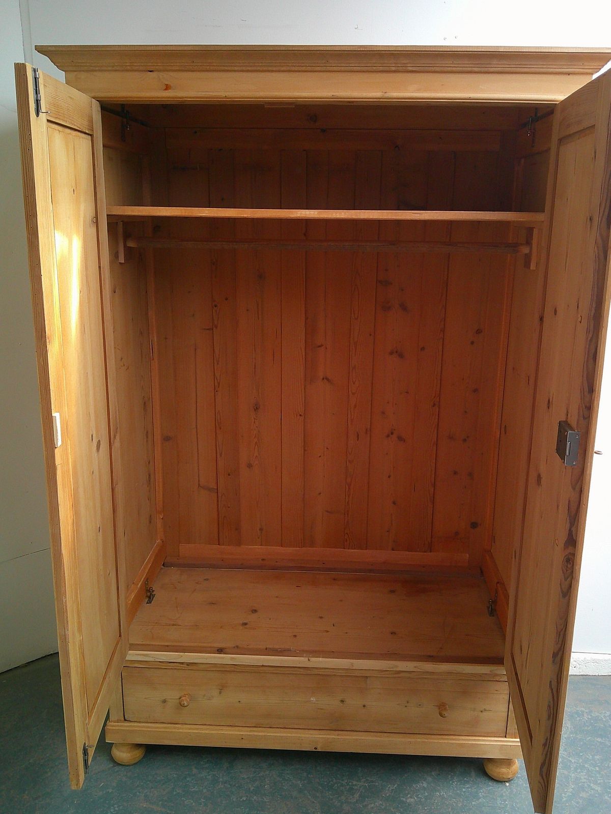 A Super Antique Pine 1 Panel Knockdown Wardrobe To Wax/Paint photo 895.0