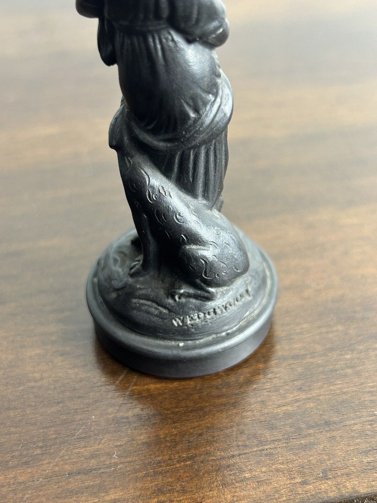 photo furniture Wedgwood Minature Basalt Bust Woman With Dog
