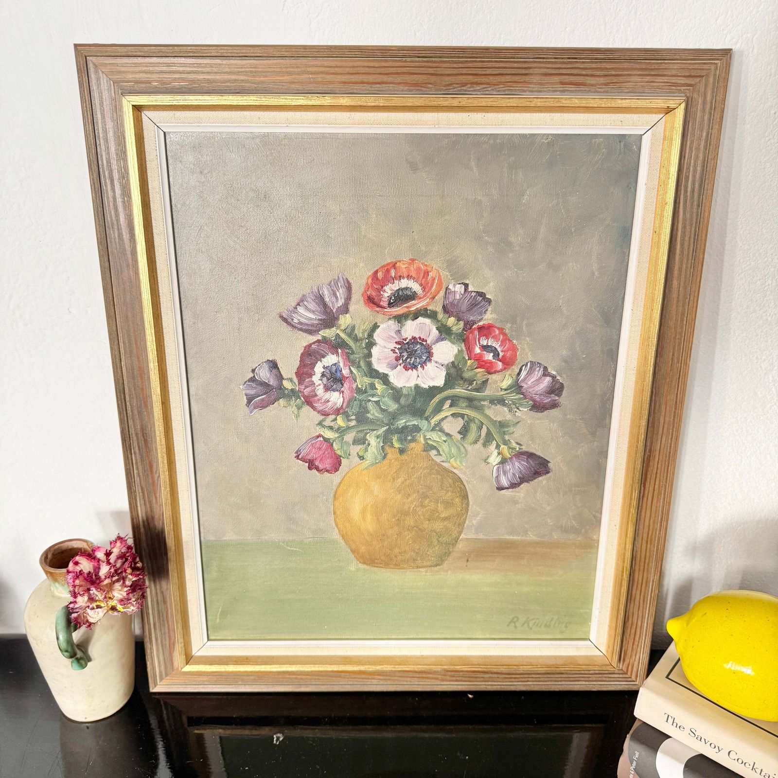 Anemonen In Oker Vaas. Vintage Zweeds Olieverfchilderij. photo furniture