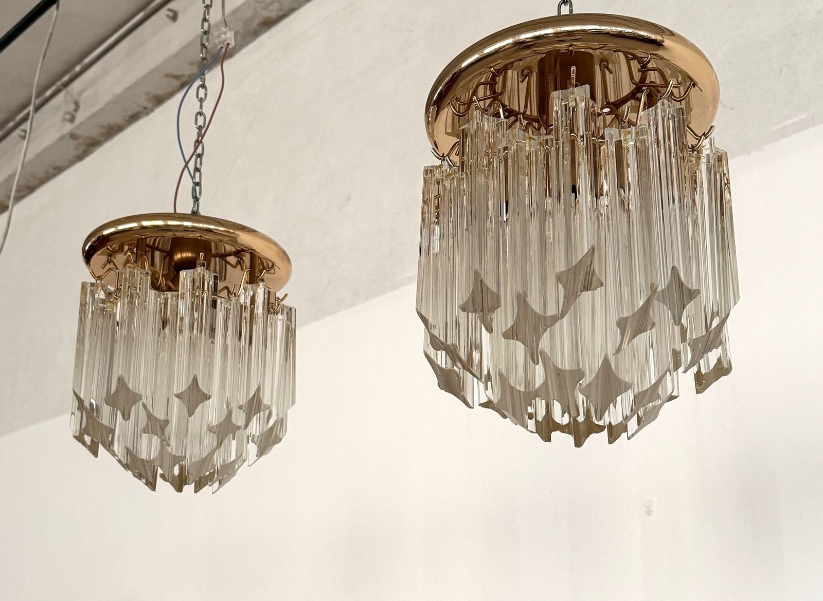 photo vinterior Pair Of Italian Midcentury Murano Glass Trilobi Flush Mount Chandelier, 1970s