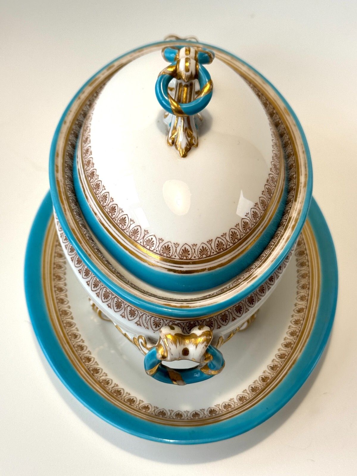 A Pair Of Late 19th Century Porcelain Royal Worcester Tureens 1884 A/F photo furniture