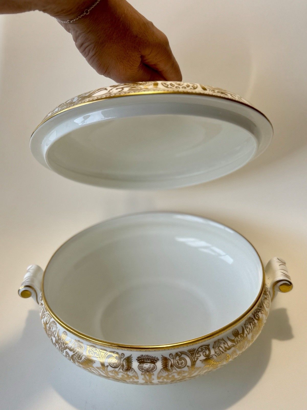 photo for sale Vegetable Tureen With Lid Wedgwood Gold Florentine Green Urn Backstamp