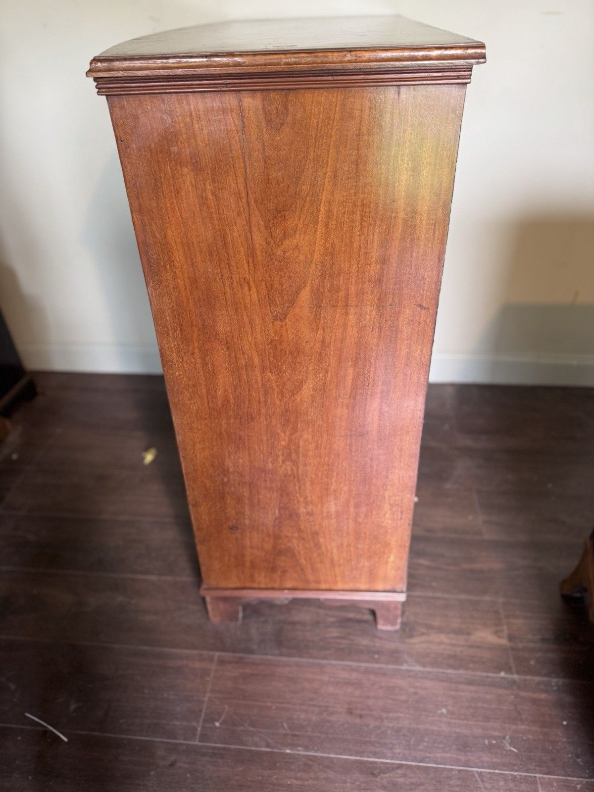 photo furniture 19th Century Mahogany And Inlaid Bow Fronted Chest Of Drawers