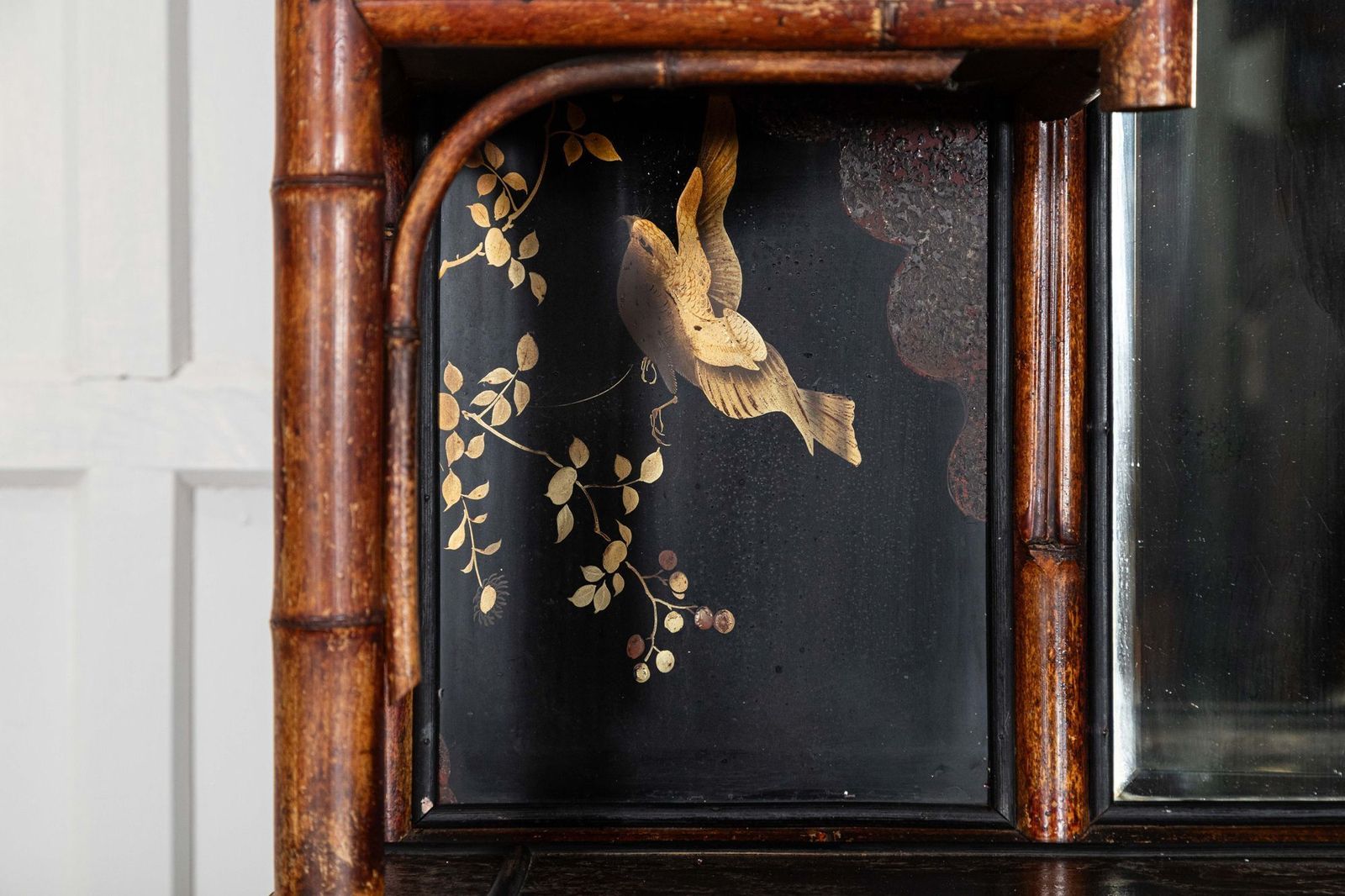 photo vinterior 19thc English Bamboo & Lacquered Chinoiserie Cabinet