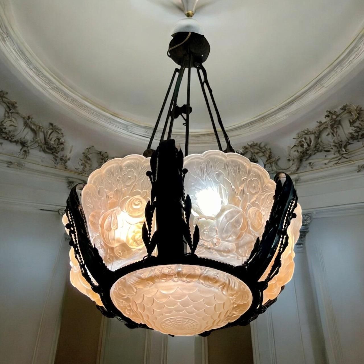 Rare And Large Glass Plaque Chandelier, Val Saint Lambert, Art Deco Period, 1930 photo for sale