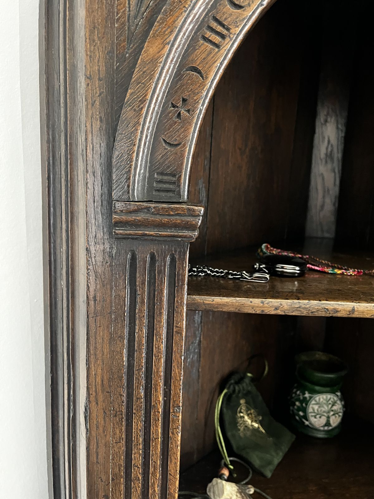 Antique Oak Corner Cabinet 20th Century With Moon Carvings photo vinterior