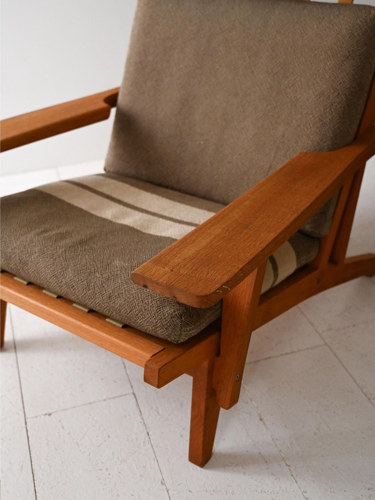 Furniture Hans Wegner Ge 375 Armchair With Footrest photo
