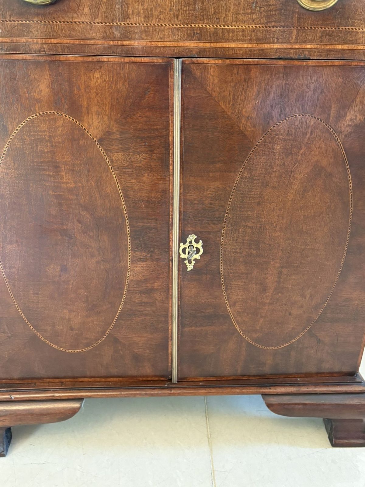 photo vinterior Outstanding Quality Antique 19th Century Mahogany Inlaid Bookcase