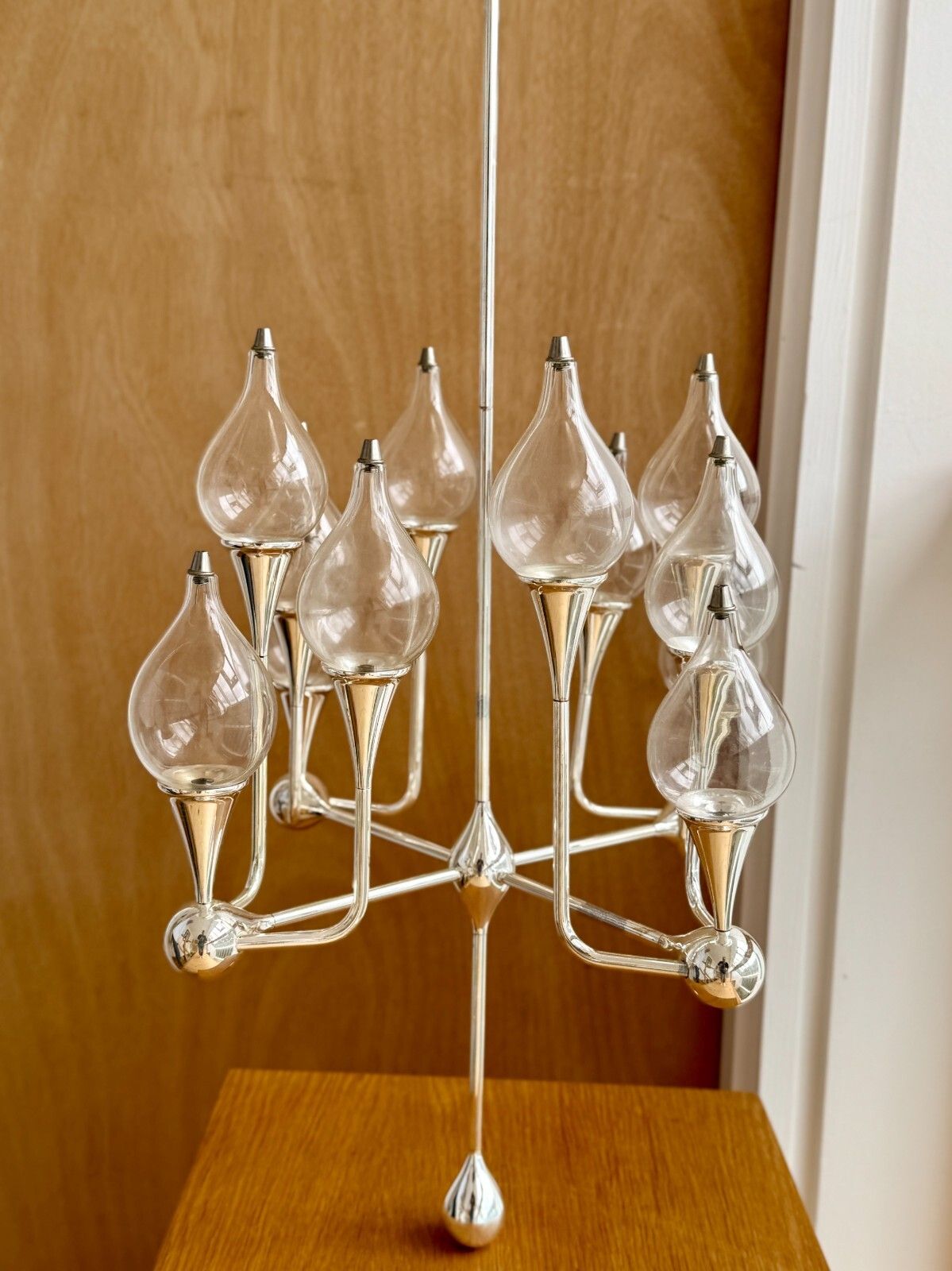 photo for sale Rare 1970s Space Age Clear Drops Chandelier By Freddie Andersen 12 Lamps Chrome