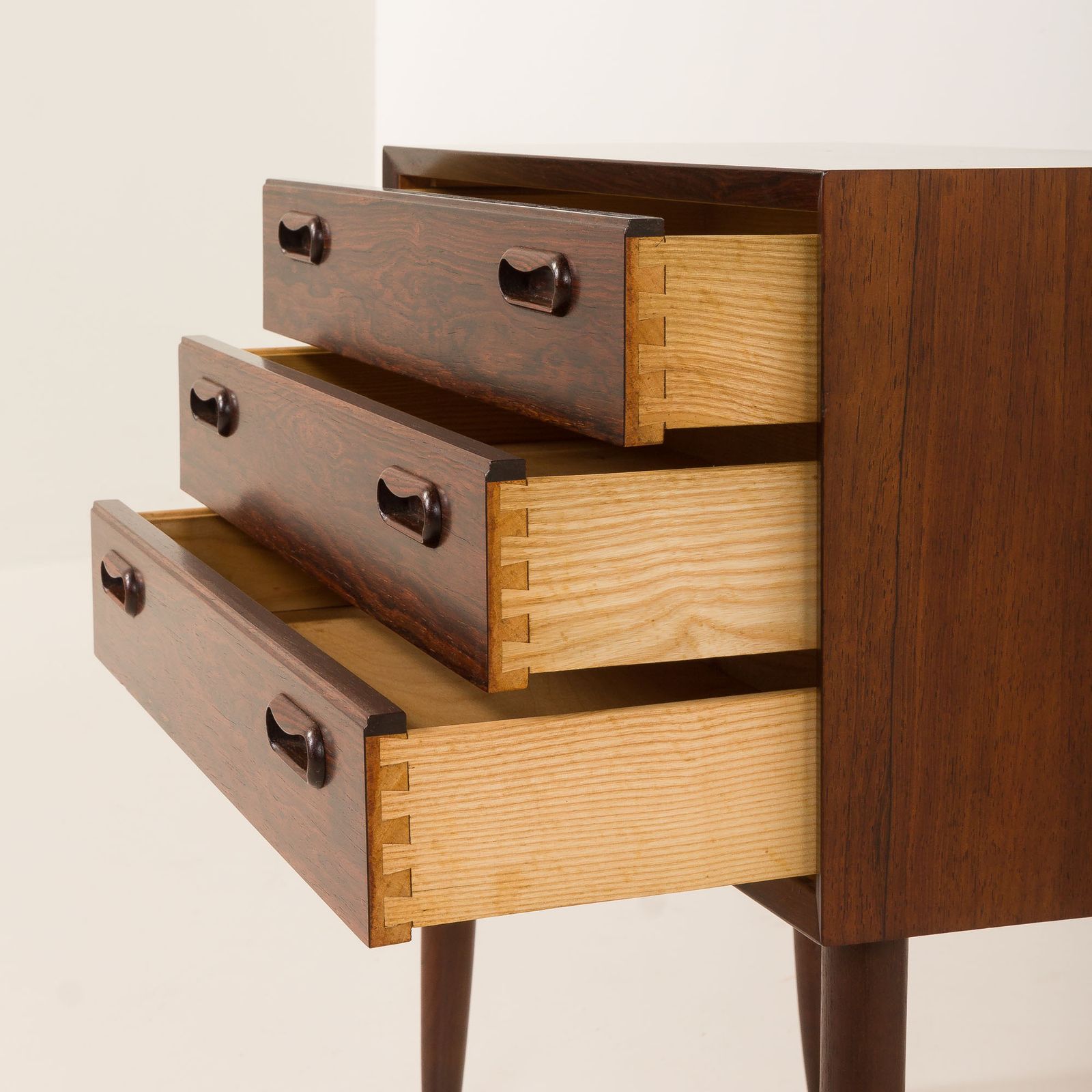 photo vinterior Small Danish Rosewood Dresser, 1960s