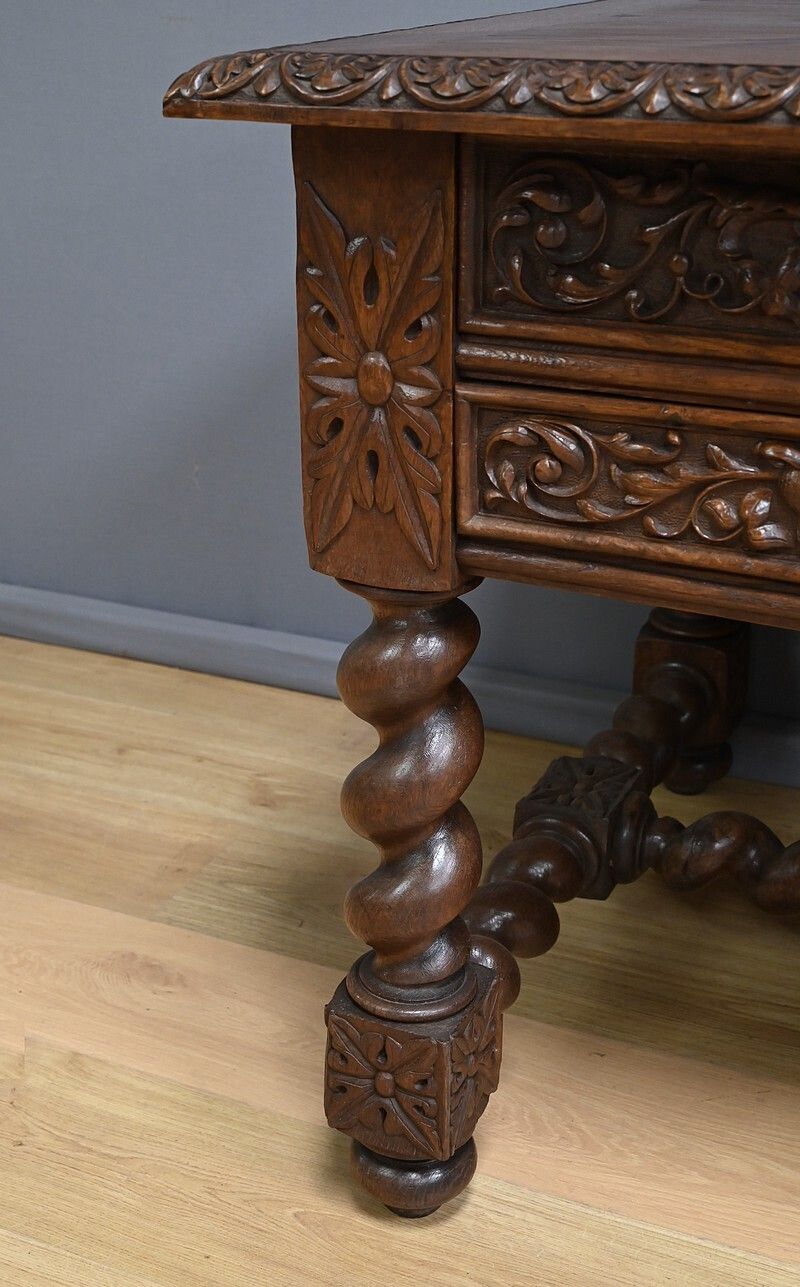 Oak Desk, Neo Gothic Style – Late 19th Century photo vinterior