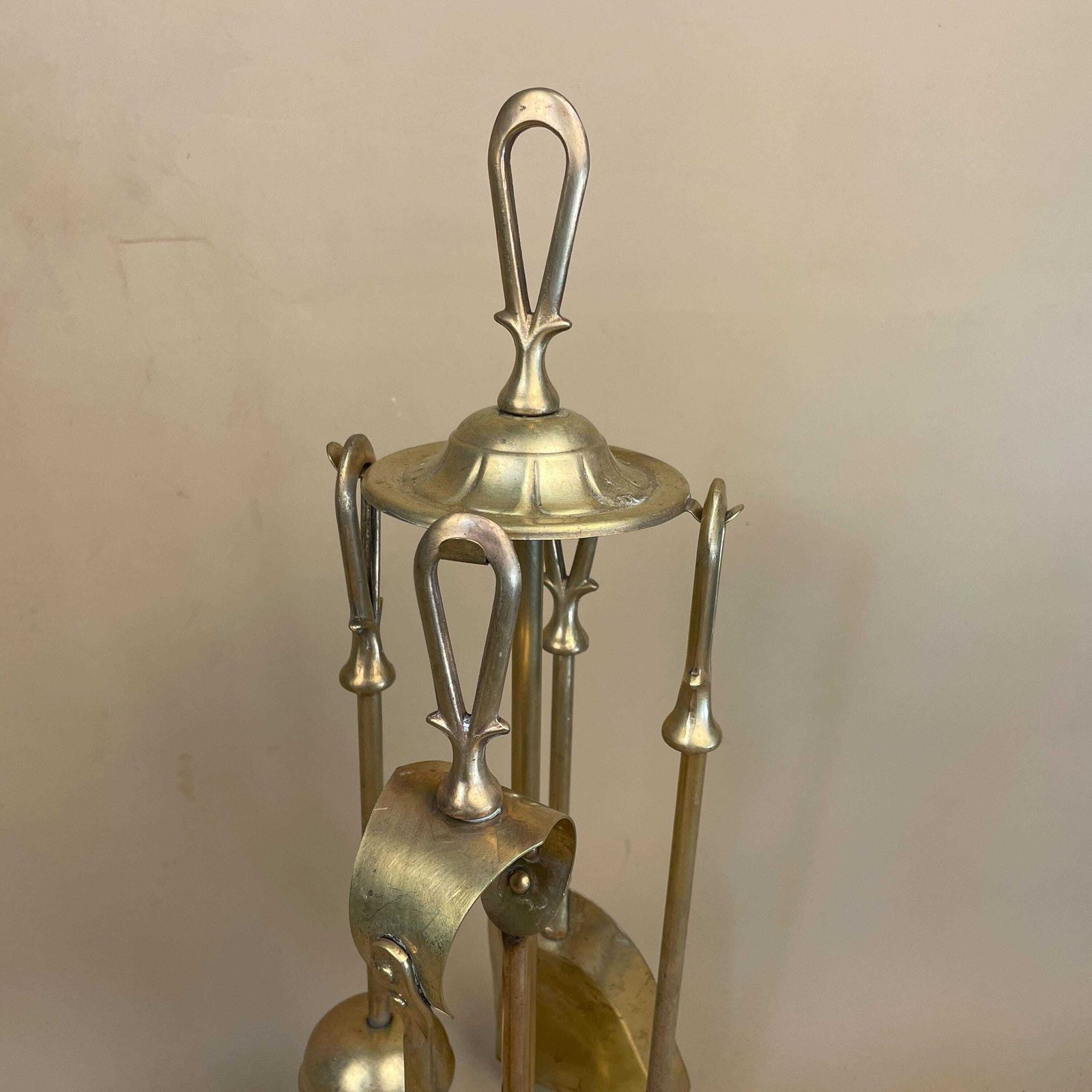Antique Brass Gold Metal Fireside Tools Stand Vintage Companion Set Fireplace Gold Fireside Fire Farmhouse Cottage Heart Four Piece 4 photo Home Fixtures