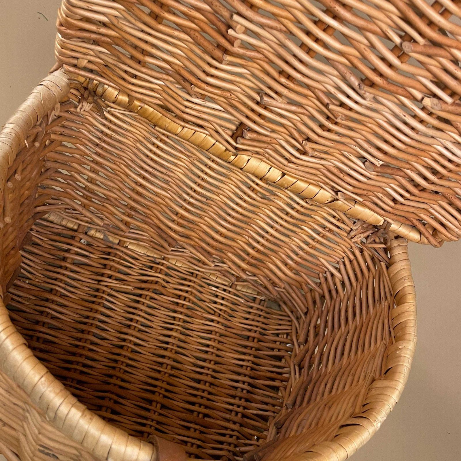 Vintage Semi Circle Basket Woven Wicker Hamper Picnic Basket Lid Buckle Closure Handle Cottage Farmhouse Decorative Half Circle Round photo vintage