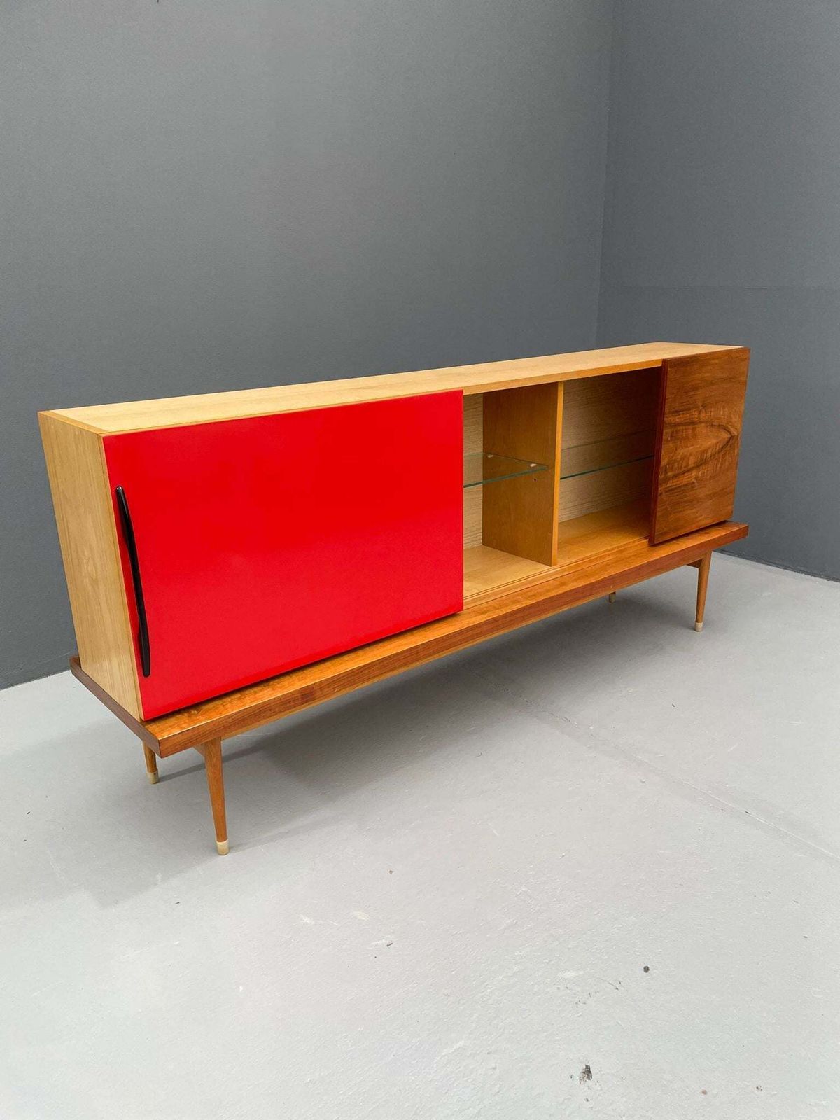 Vintage Mid Century Lang Dressoir, Tsjecho Slowakije, Jaren 1970 photo for sale
