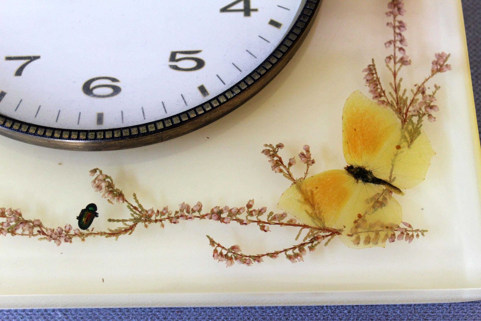 Vintage French Vedette Transistor Wall Clock, Unusual Resin Clock, Battery Operated, Insects Butterfly Dried Flowers, Works, Retro Mcm photo Home Decor