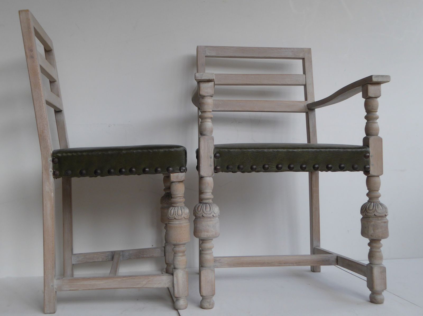 photo vinterior Set Of Eight Rare Green Seats Ladderback Solid Oak Antique  Dining Chairs