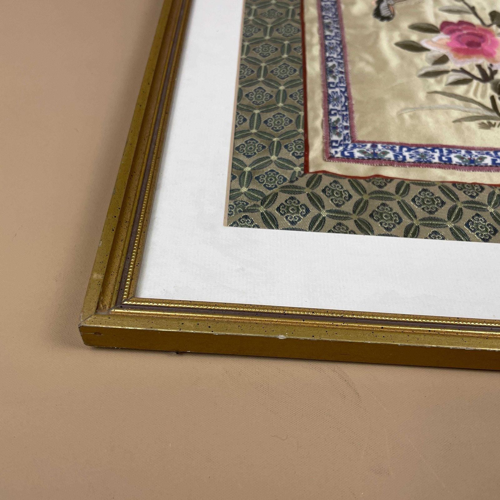Oriental Embroidered Silk Floral Butterfly Art Artwork Green Pink Picture Gold Frame Chinese Asian Fabric Antique Original photo vinterior