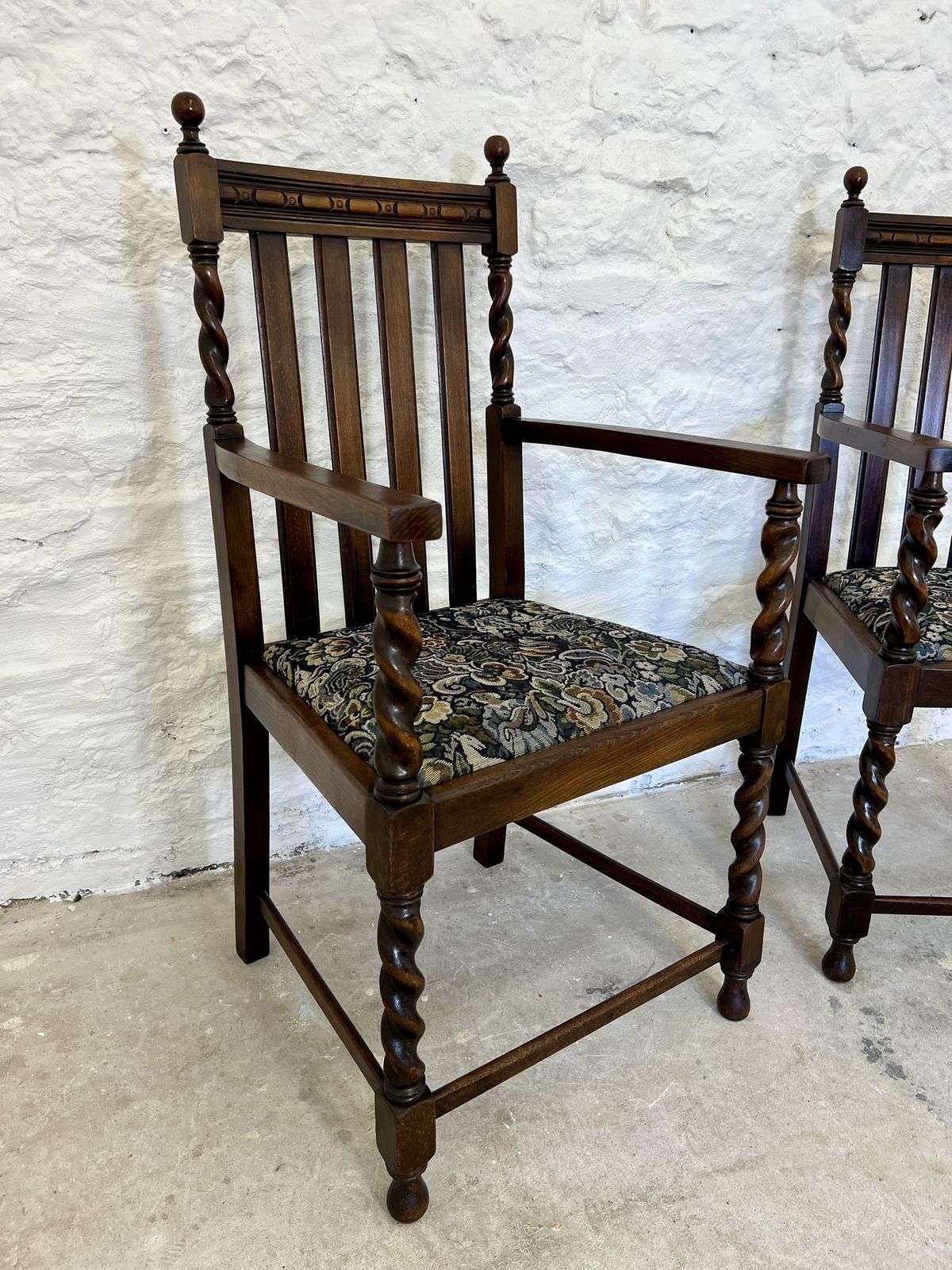 photo vinterior Antique Pair Of Victorian Edwardian Oak Barley Twist Armchairs Ocassional Chairs