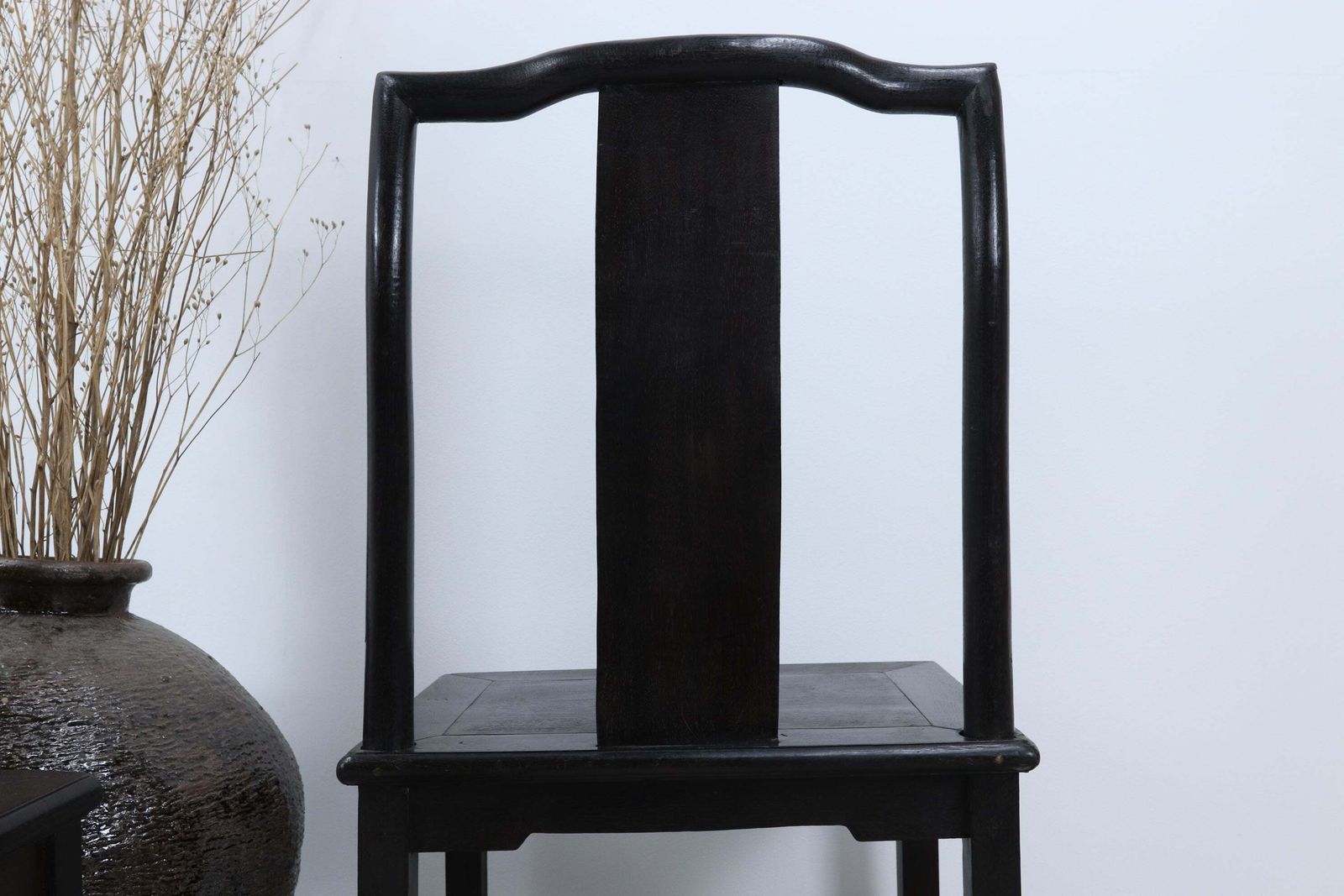 photo vinterior Late 19th Century Chinese Yoke Ebony (Wumu) Chairs