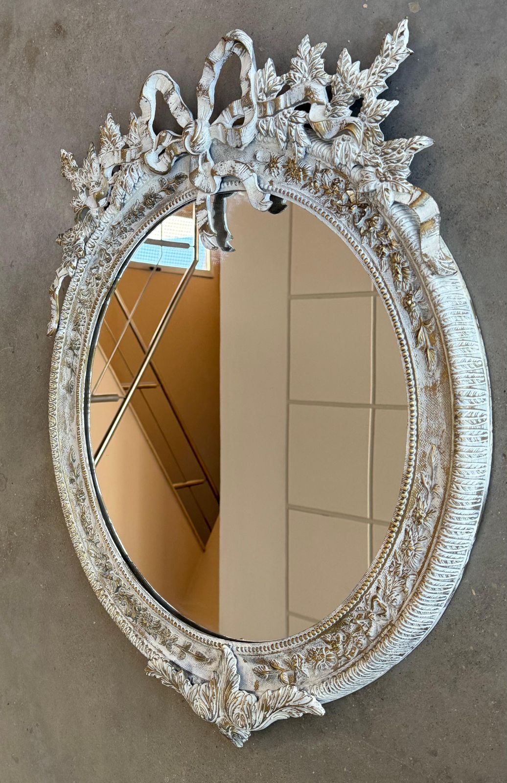 Miroir mural rond de style Rococo, bronze doré et blanc photo Décoration