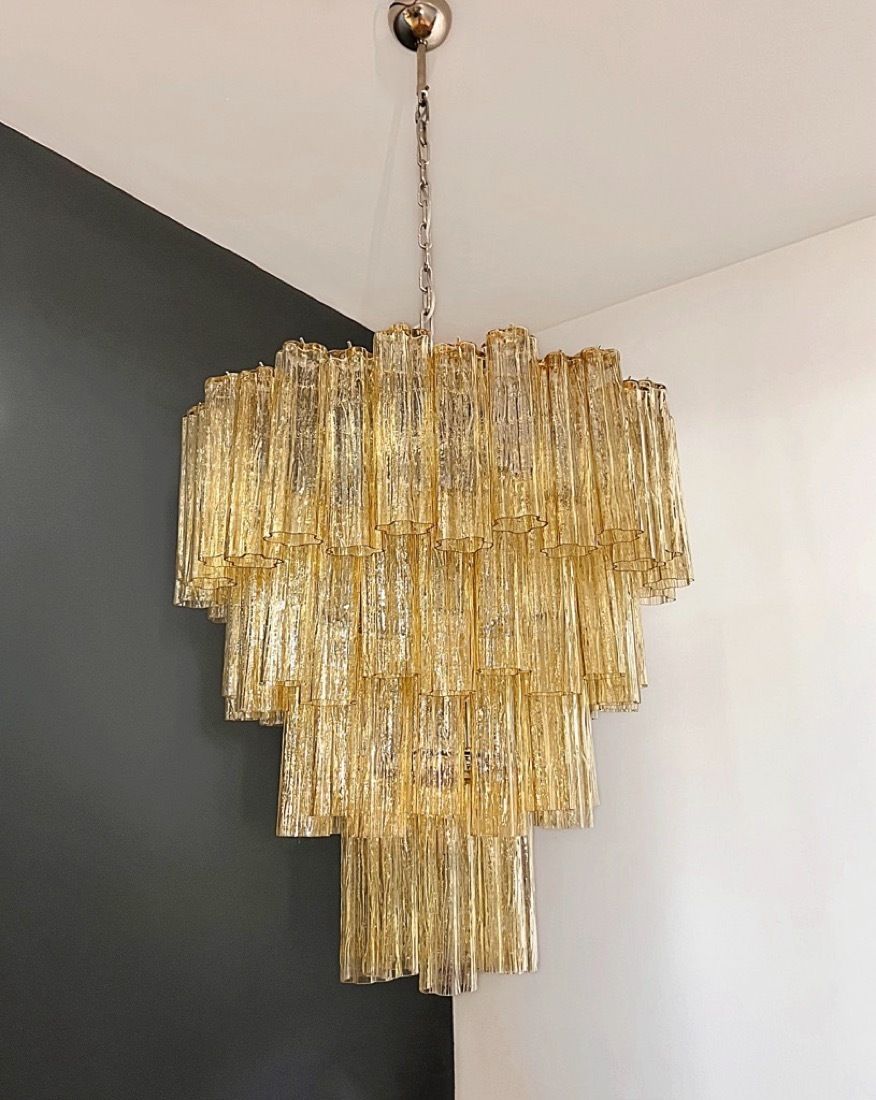 photo vintage Huge Vintage Murano Glass Tiered Chandelier   80 Glasses   Light Amber