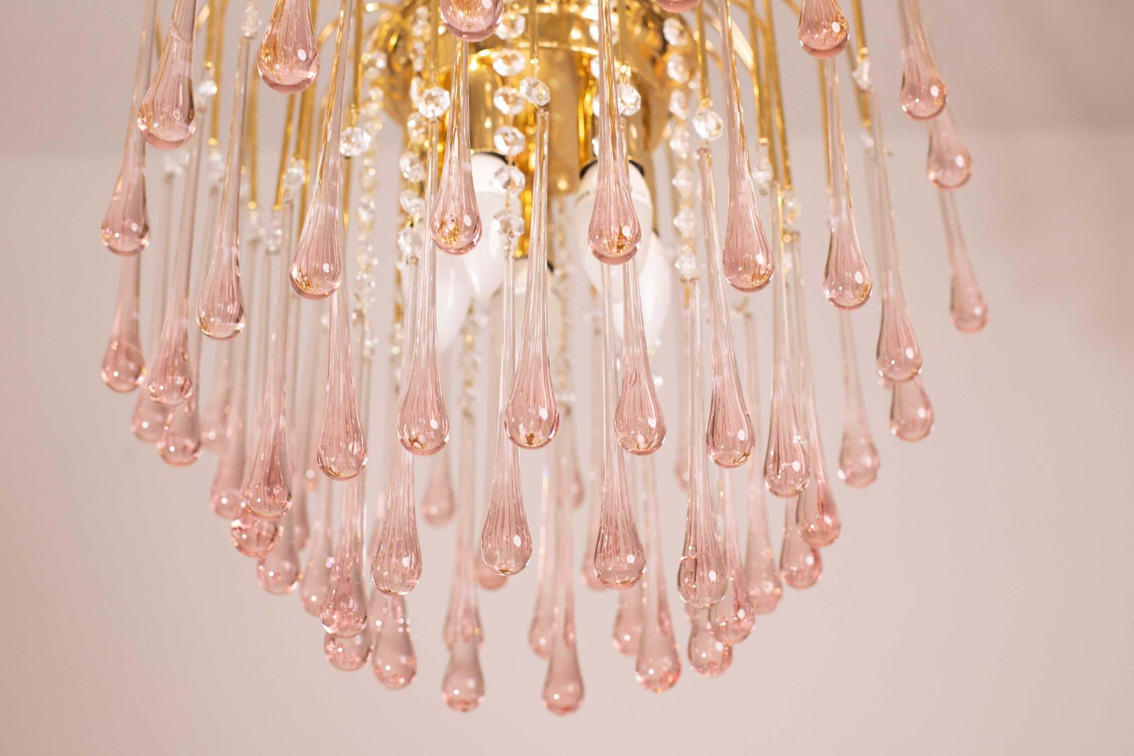 Lady Michelle, Large Size Pink Drops Murano Glass And Crystal Chandelier, 1980s photo vintage