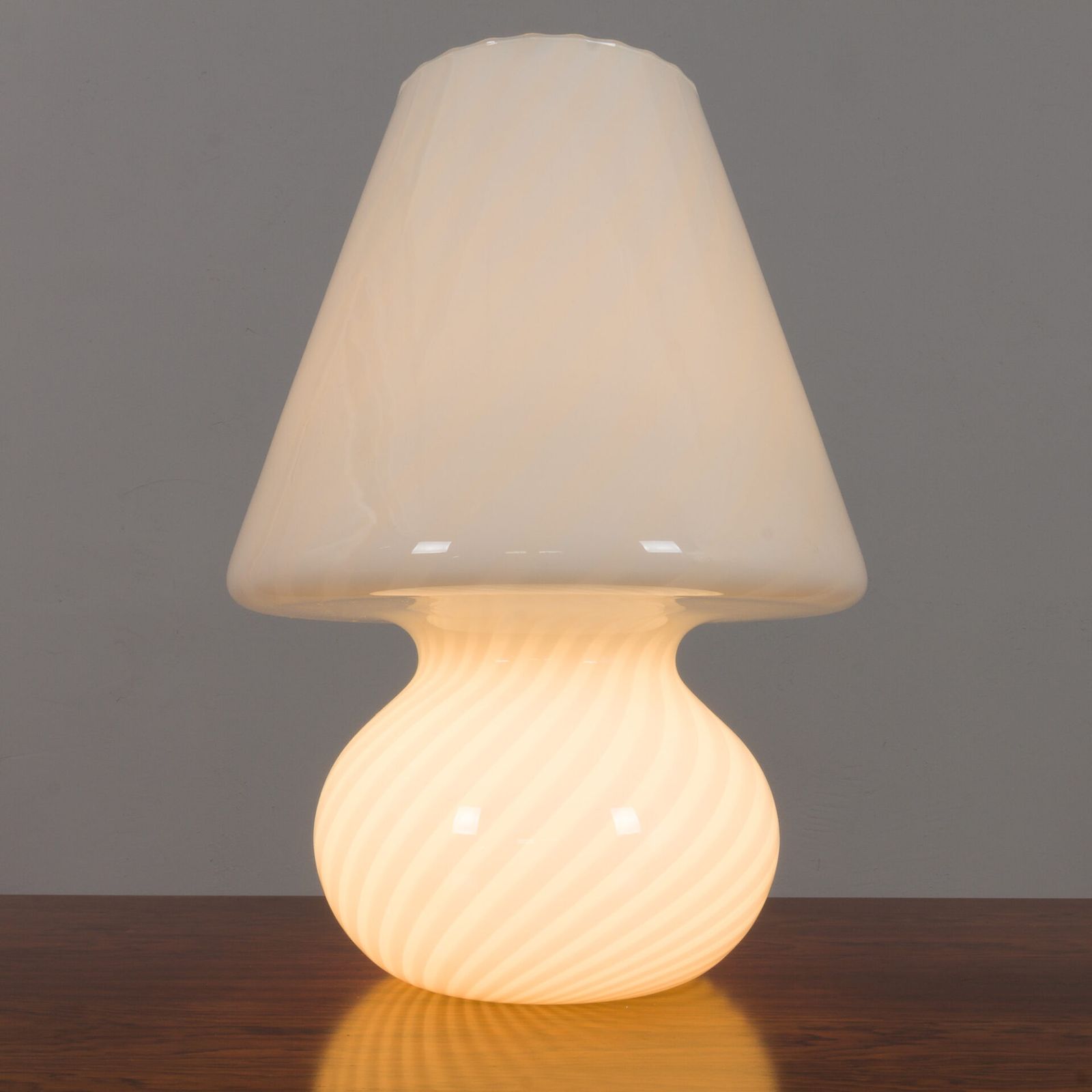 Big Mushroom Venini Table Lamp, Murano Swirl Glass, Italy 1960s photo Lighting