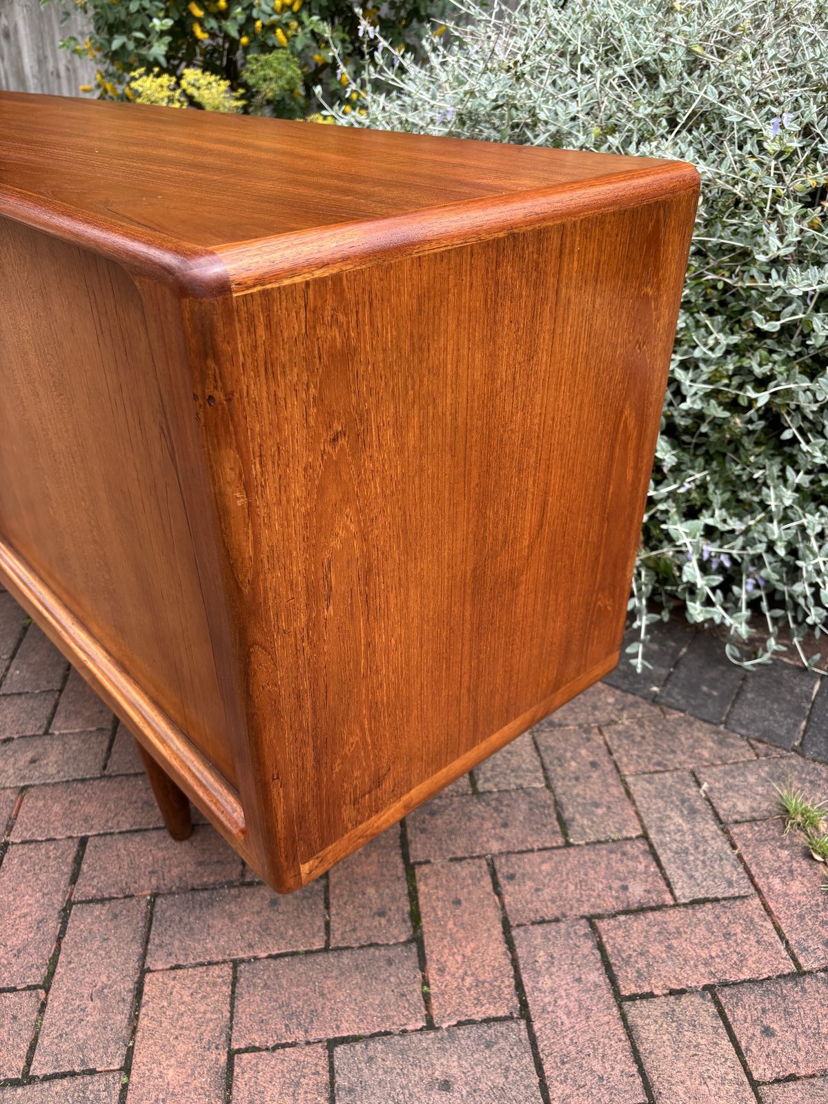 photo furniture Mid Century Sideboard By H W Klein For Bramin