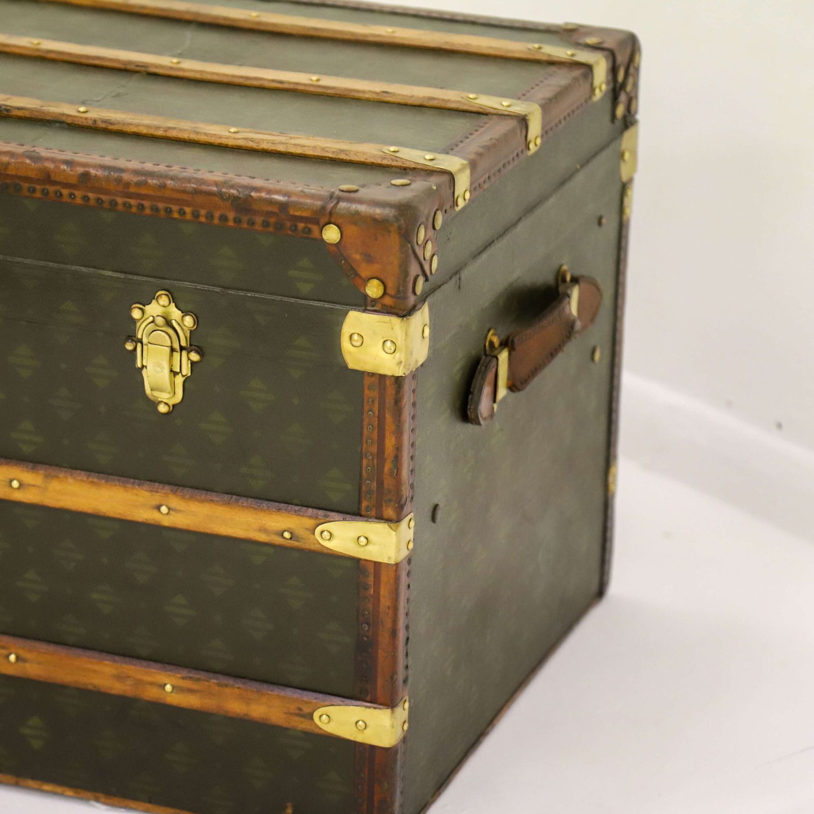 Rare Aux états Unis Monogram Steamer Trunk   A Timeless Travel Companion photo 5100.0