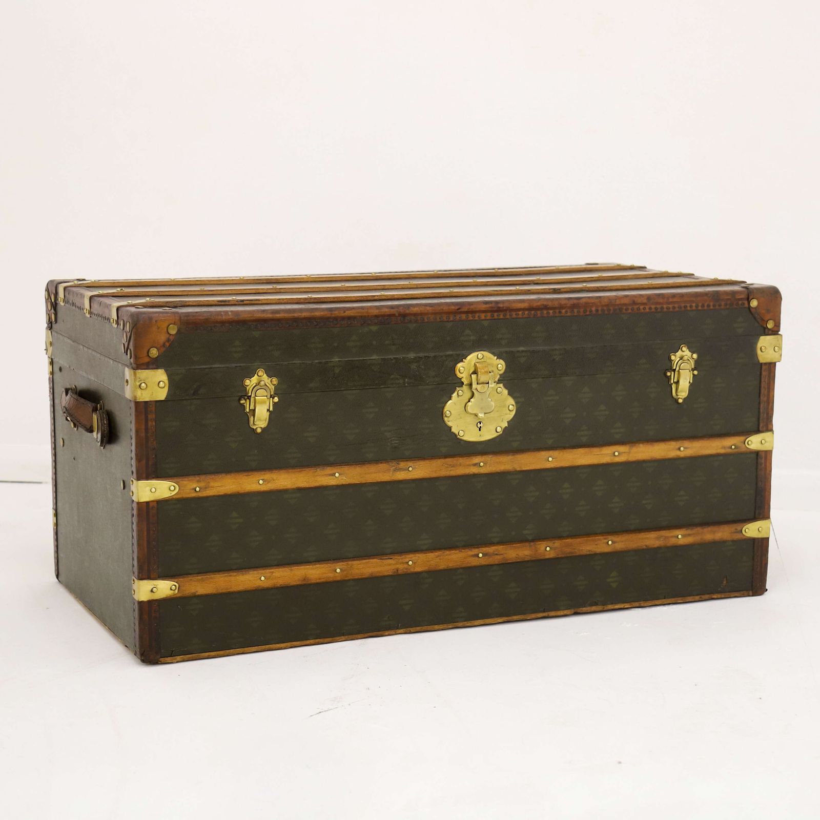Rare Aux états Unis Monogram Steamer Trunk   A Timeless Travel Companion photo buy