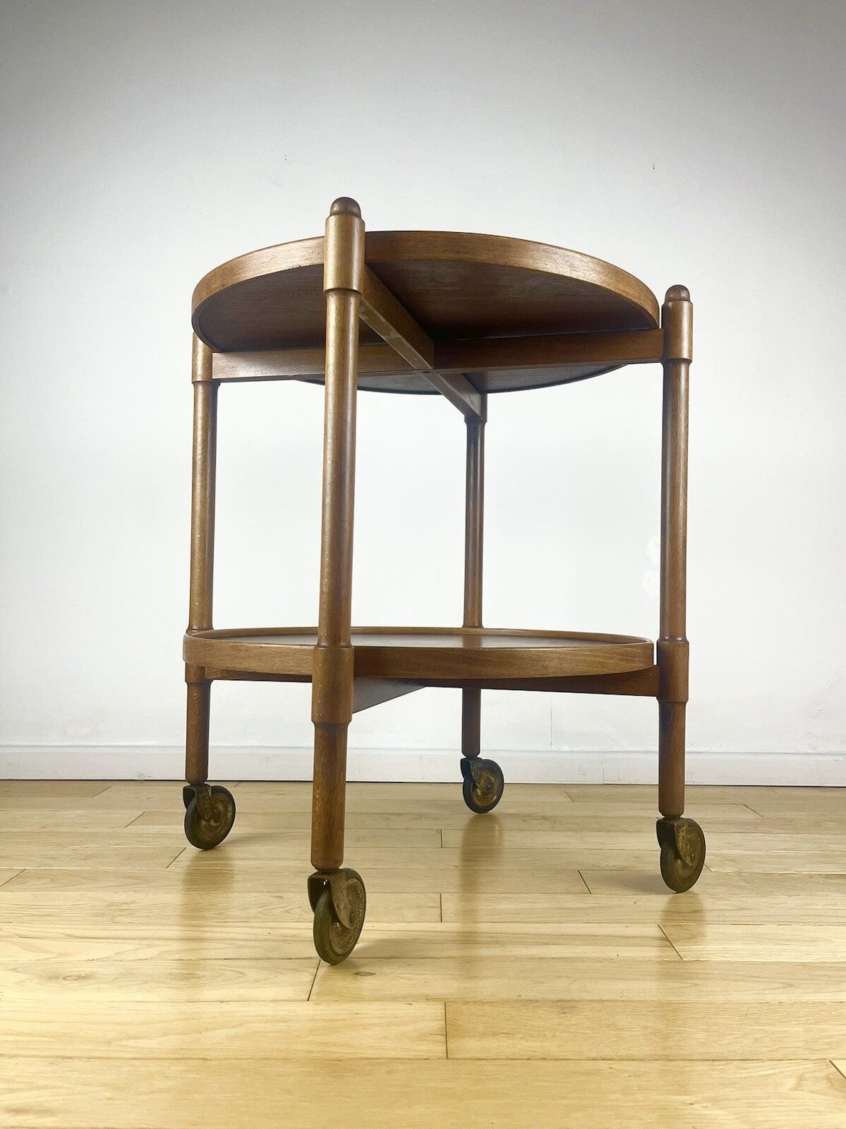 photo vinterior Beautiful English Drinks Trolley Side Table Oak And Mahogany Mid Century 1950s