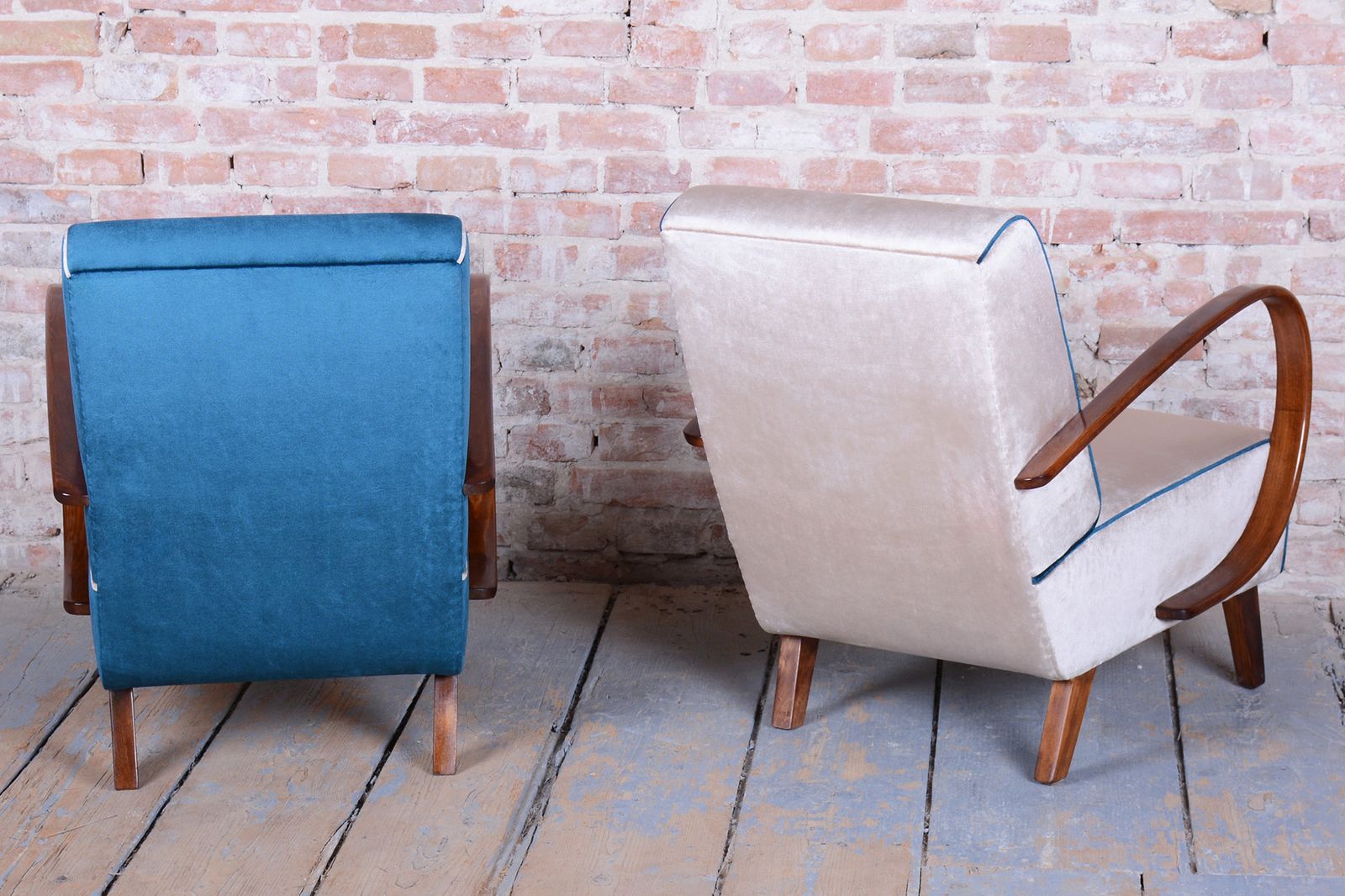 photo vinterior Pair Of Restored Art Deco Armchairs, By J. Halabala, Up Závody, Czech, 1940s