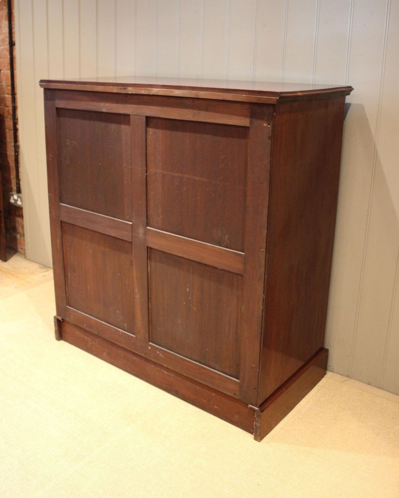 photo vinterior Substantial Edwardian Mahogany Chest Of Drawers