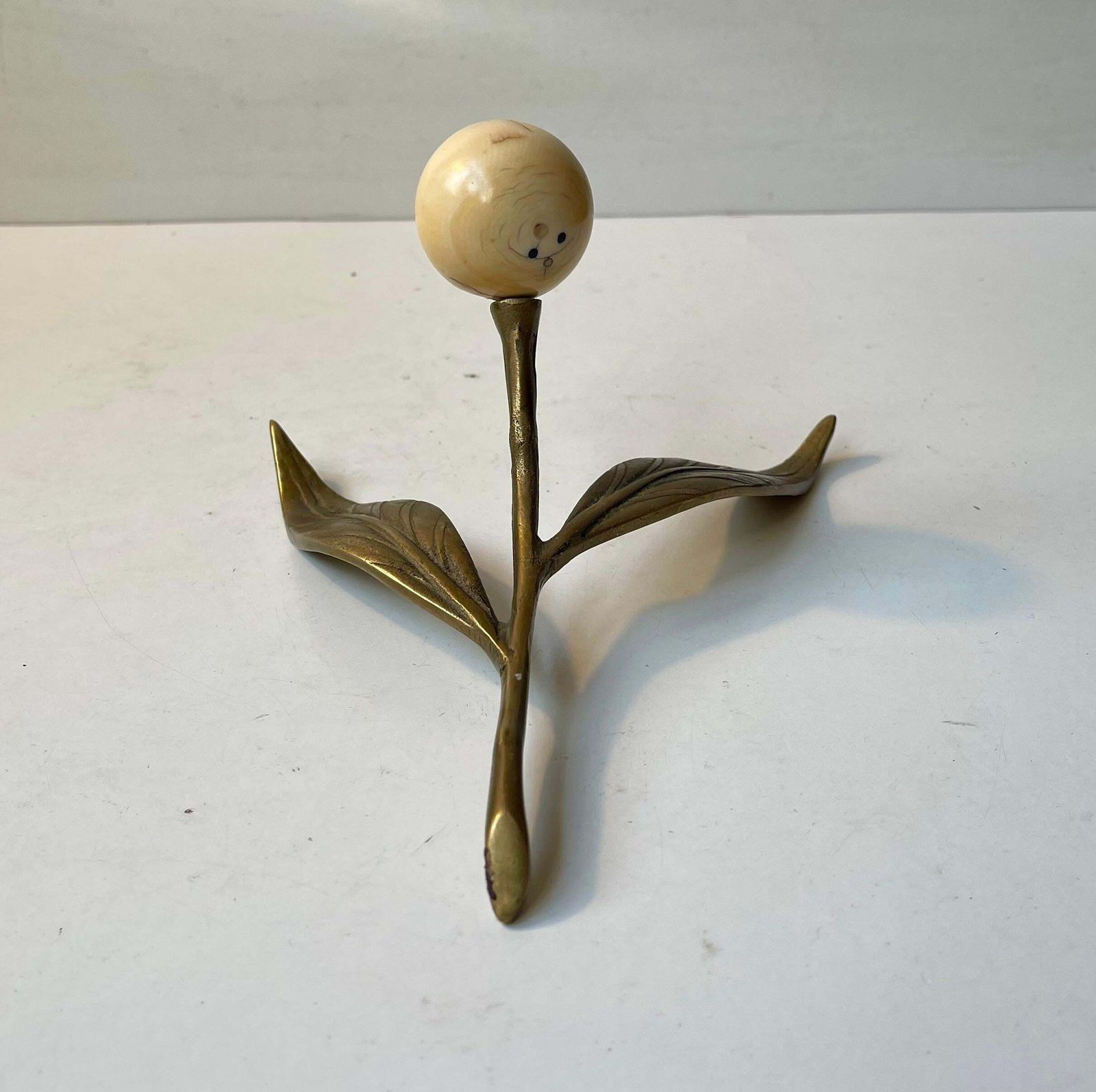 Vintage Lily Sculpture   Flower Ornament In Brass photo furniture