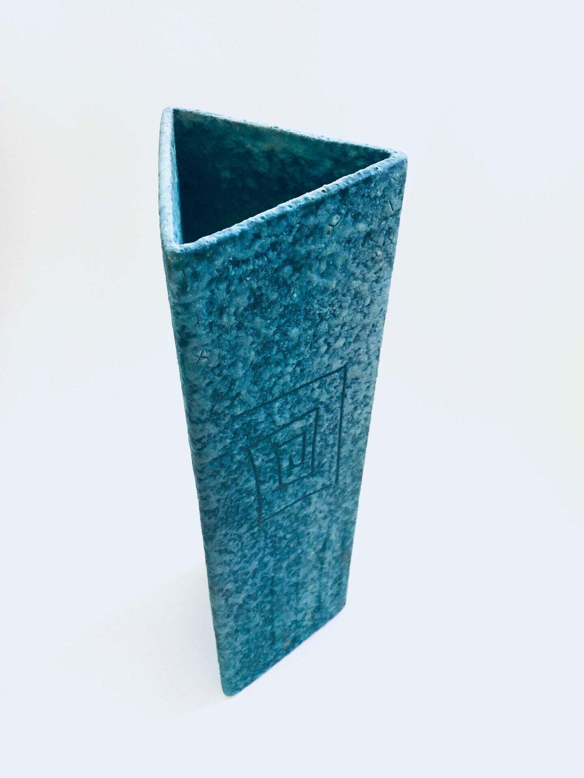 Rare Art Ceramics Sgraffito Triangular Vase By Alvino Bagni For Raymor, Italy 1960's photo buy
