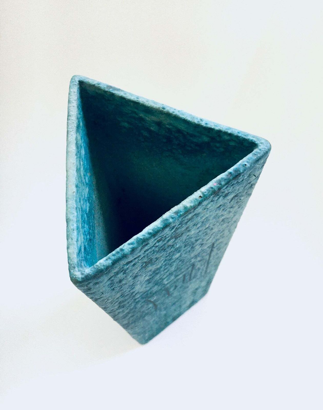 Rare Art Ceramics Sgraffito Triangular Vase By Alvino Bagni For Raymor, Italy 1960's photo vintage