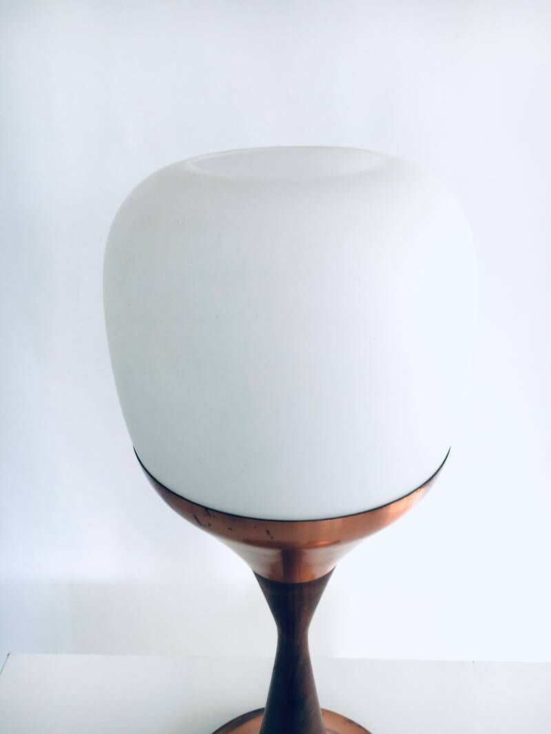 photo furniture Mid Century Modern Scandinavisch Design "Atomic" Vloerlamp (Laag Model), Denemarken, Ca. Jaren 1950