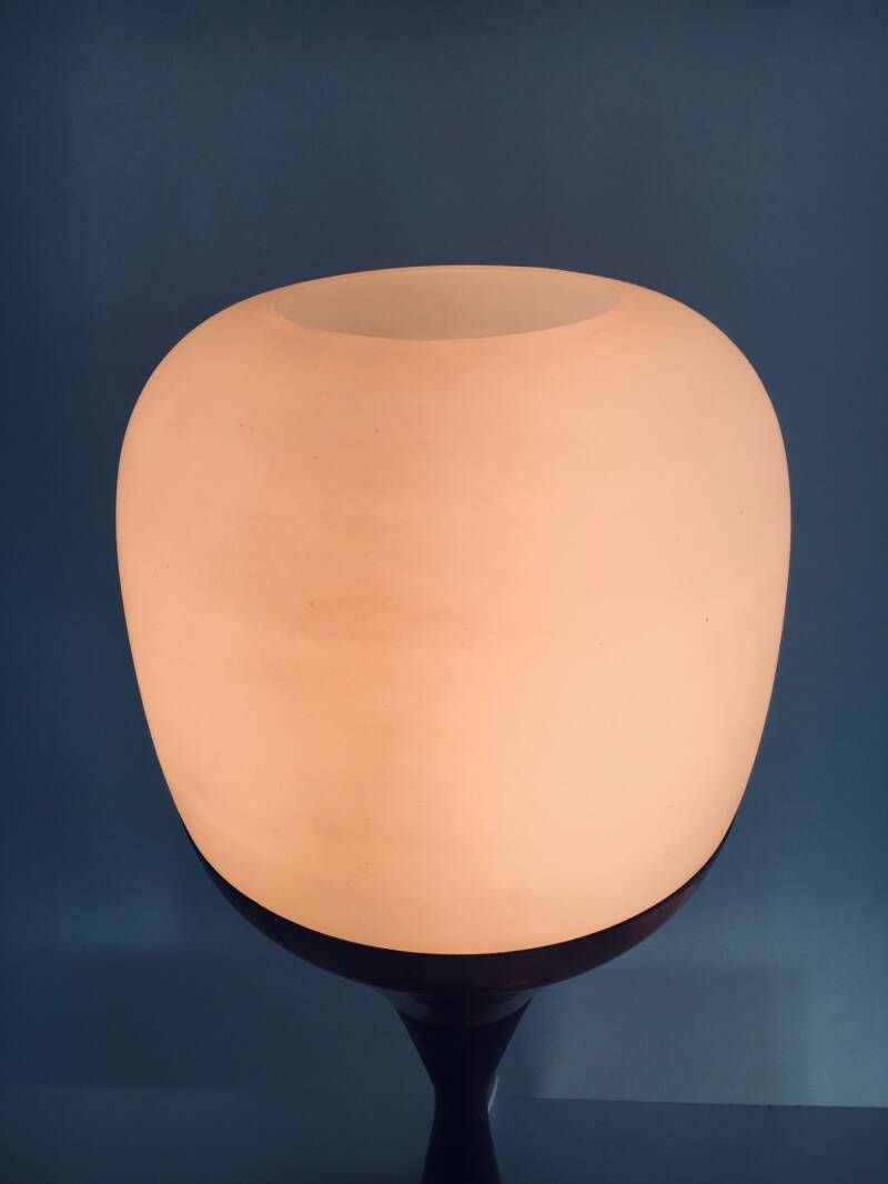photo for sale Mid Century Modern Scandinavisch Design "Atomic" Vloerlamp (Laag Model), Denemarken, Ca. Jaren 1950