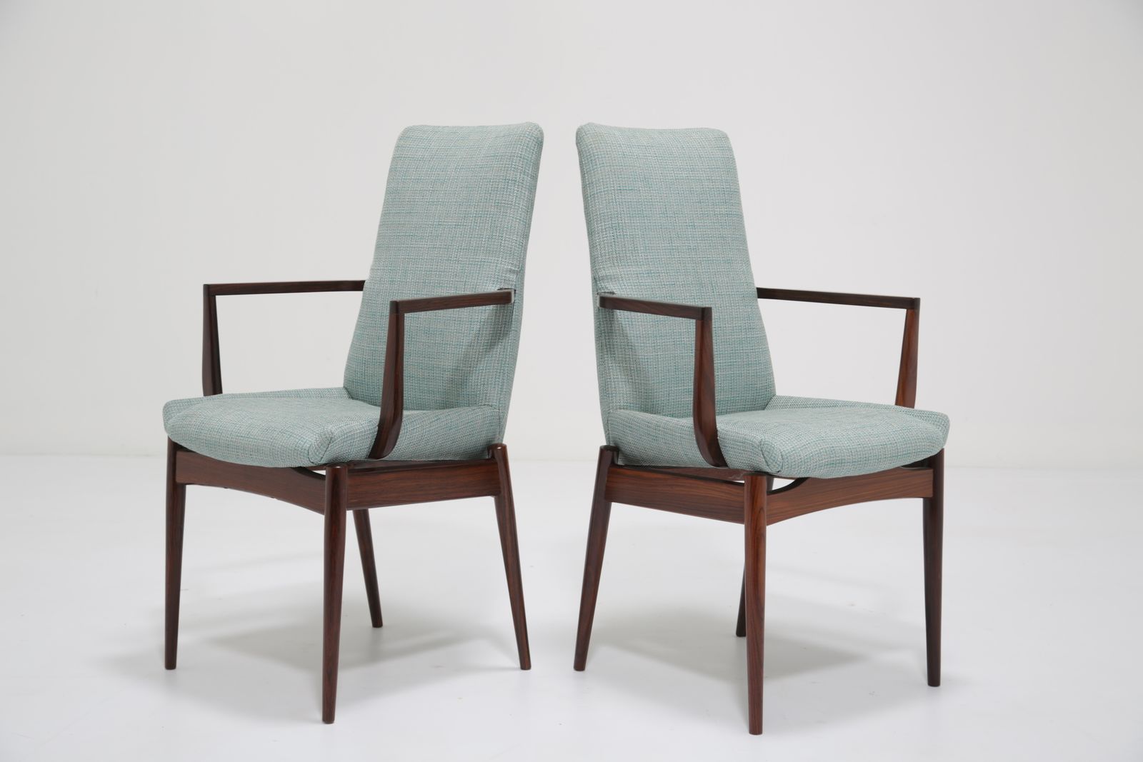 photo vinterior Vintage Set Of 8 Rosewood Dining Chairs, “Hamilton” By Robert Heritage For Archie Shine, 1960s